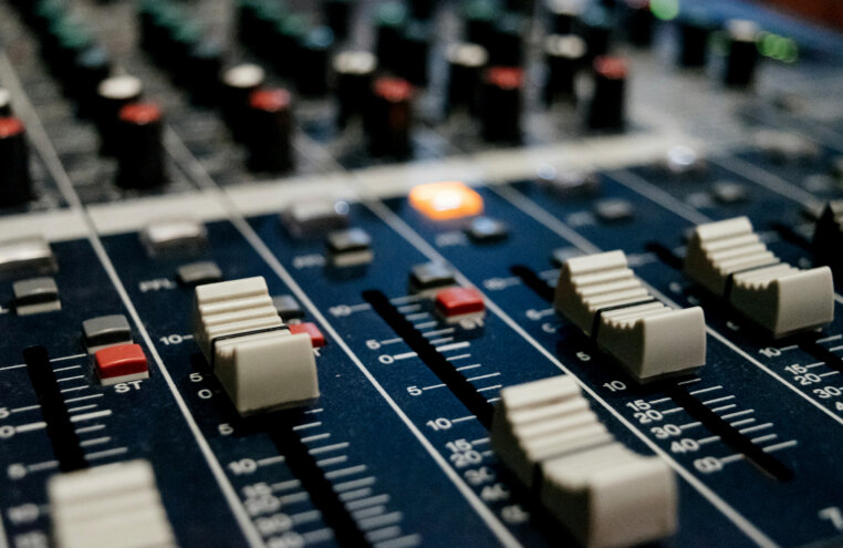Veranstaltungstechnik Beratung Berlin – Mischpult & Tontechnik mieten – Sweet Audio
